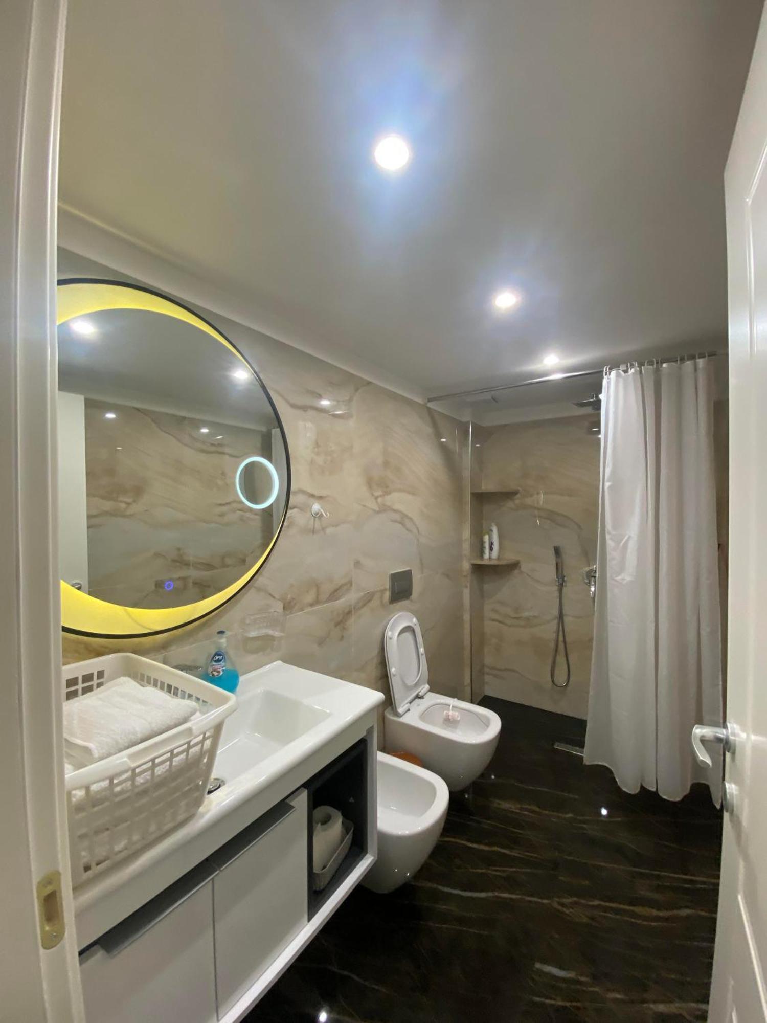 Guest Room Angolo Toscano Vlore Bagian luar foto