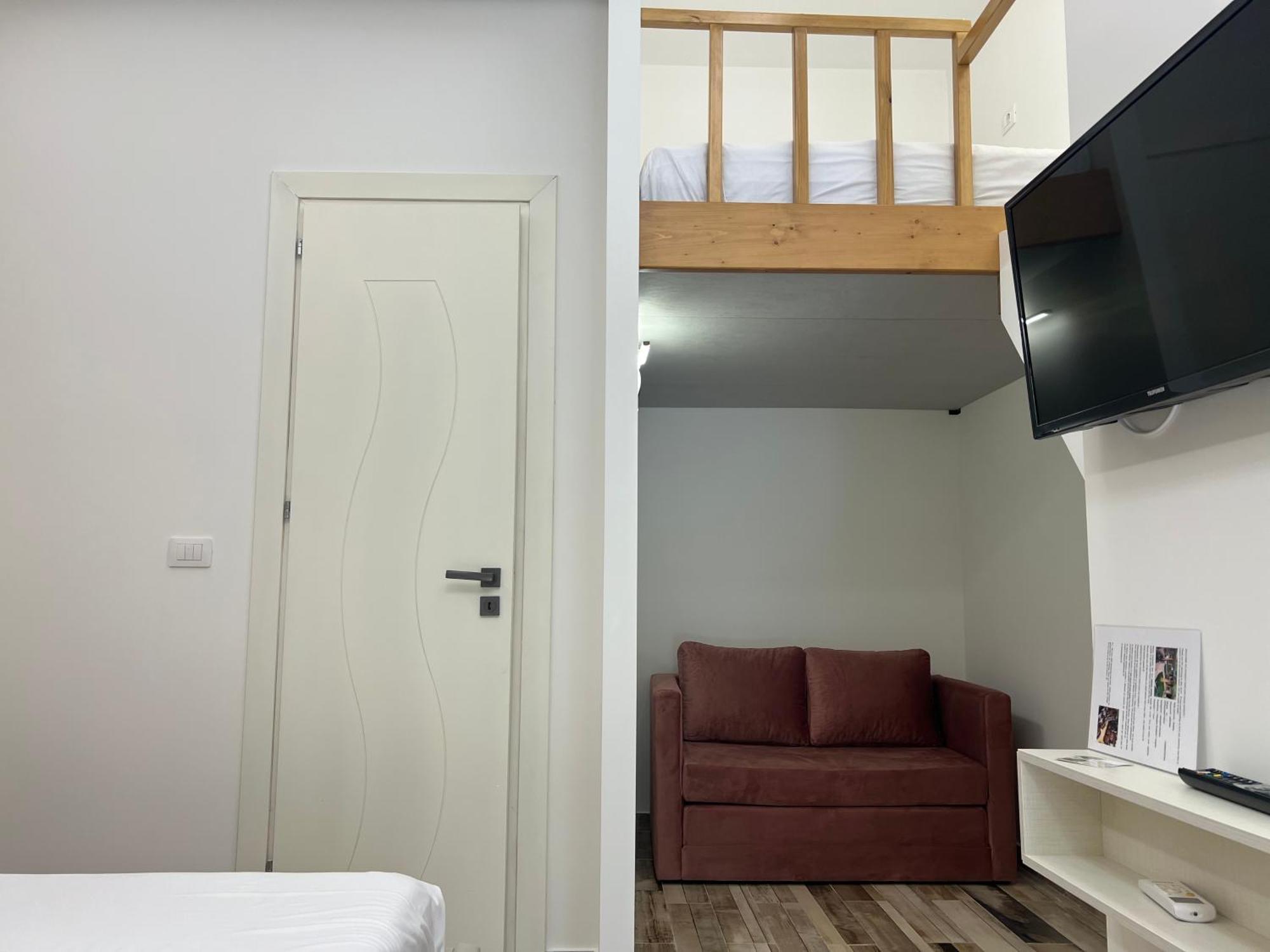 Guest Room Angolo Toscano Vlore Bagian luar foto