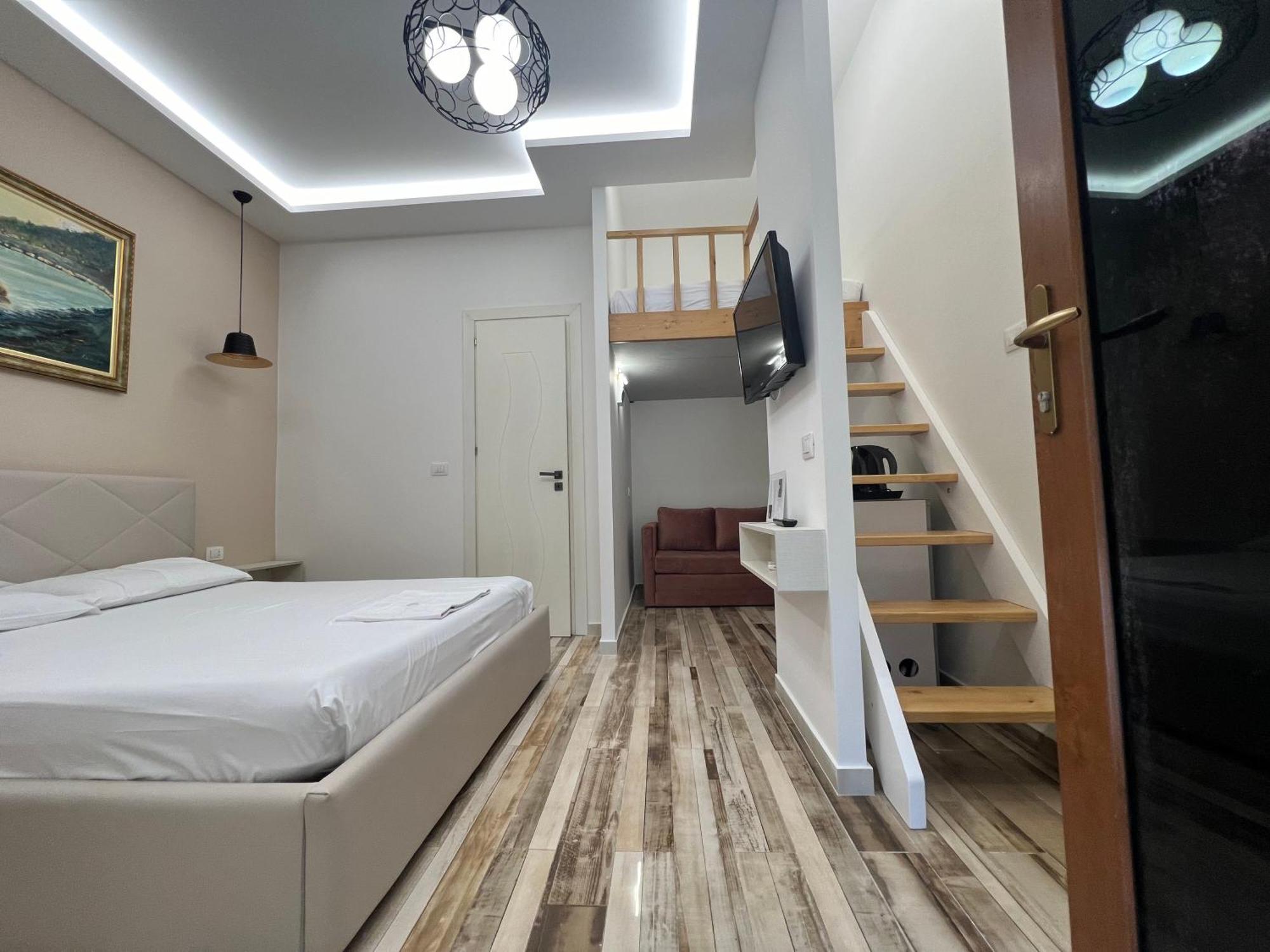 Guest Room Angolo Toscano Vlore Bagian luar foto